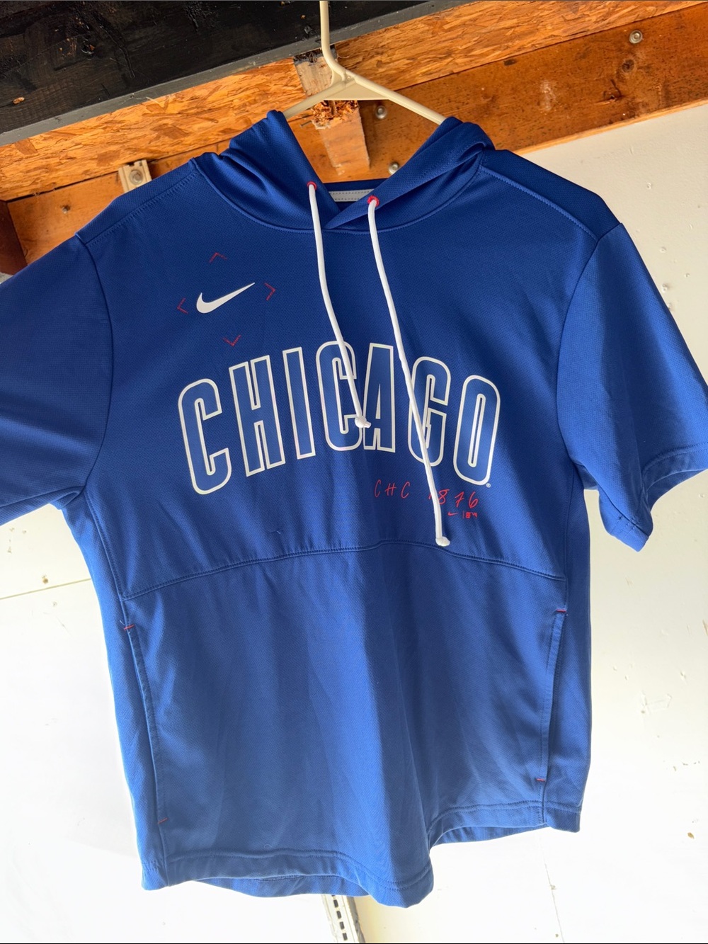 Chicago Cubs Short-Sleeve Hoodie,  Nike, with Drawstrings, Size Adult Small